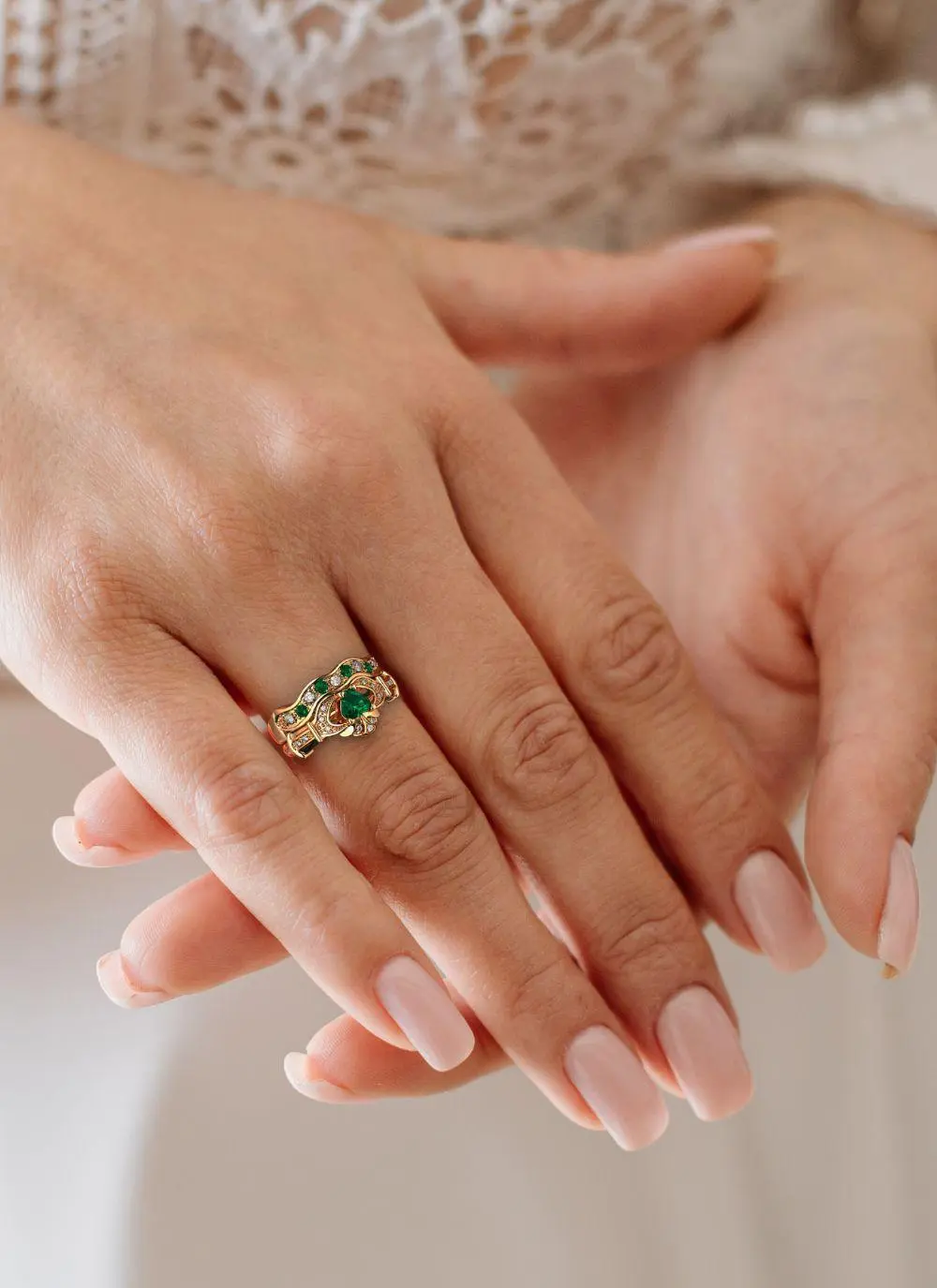 14ct Gold Diamond & Emerald Stackable Wedding Band - Image 2