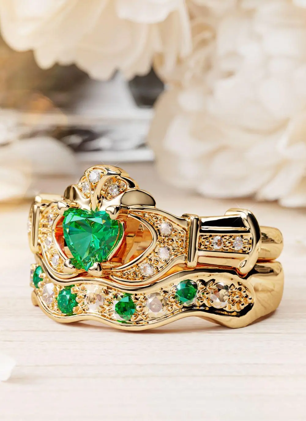 14ct Gold Diamond & Emerald Stackable Wedding Band - Image 5