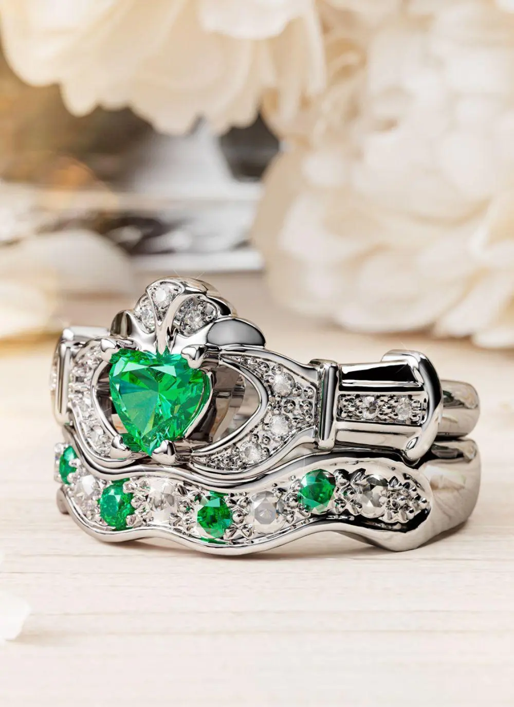 14ct White Gold Diamond & Emerald Stackable Wedding Band - Image 6