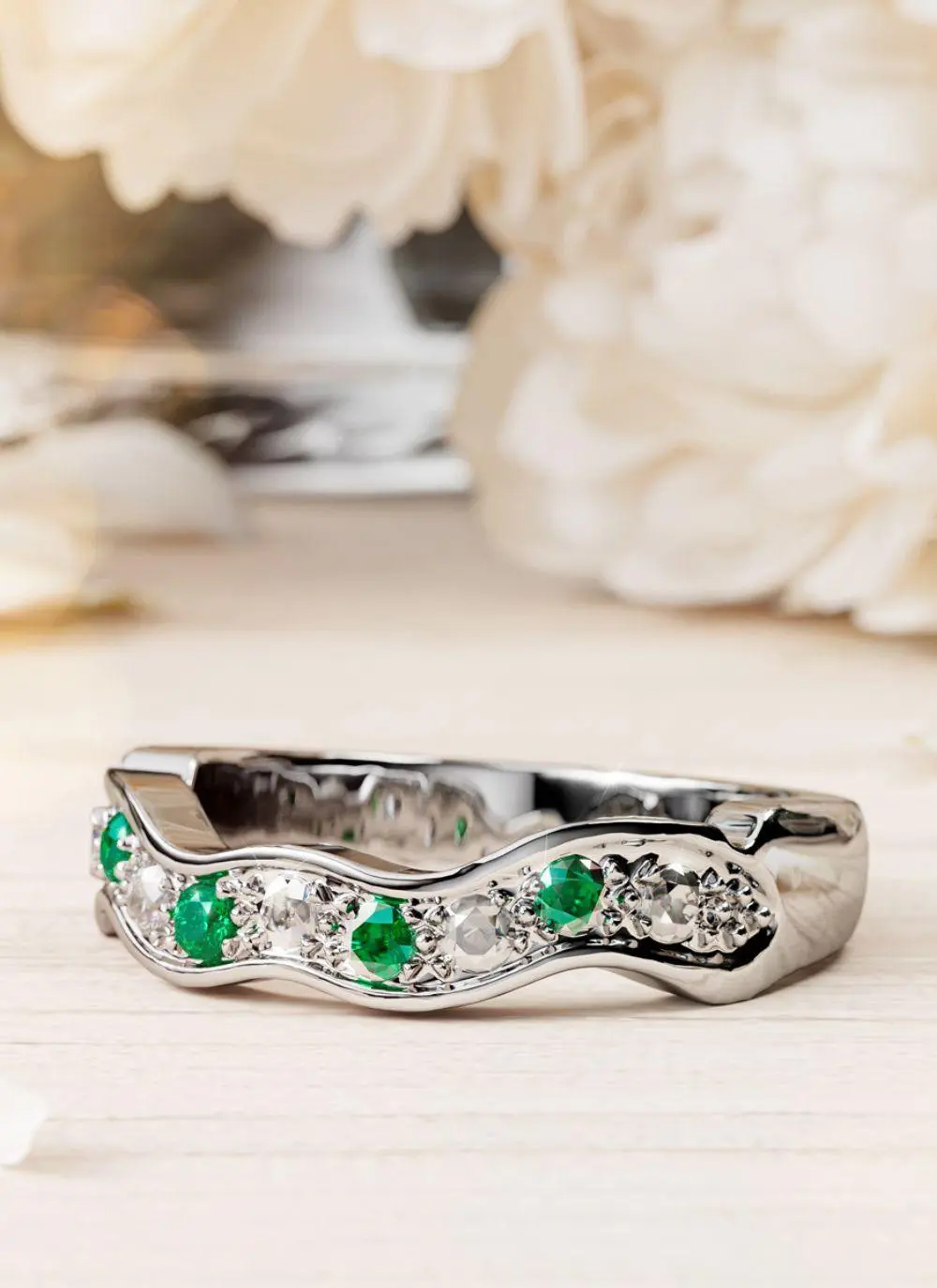 14ct White Gold Diamond & Emerald Stackable Wedding Band - Image 5