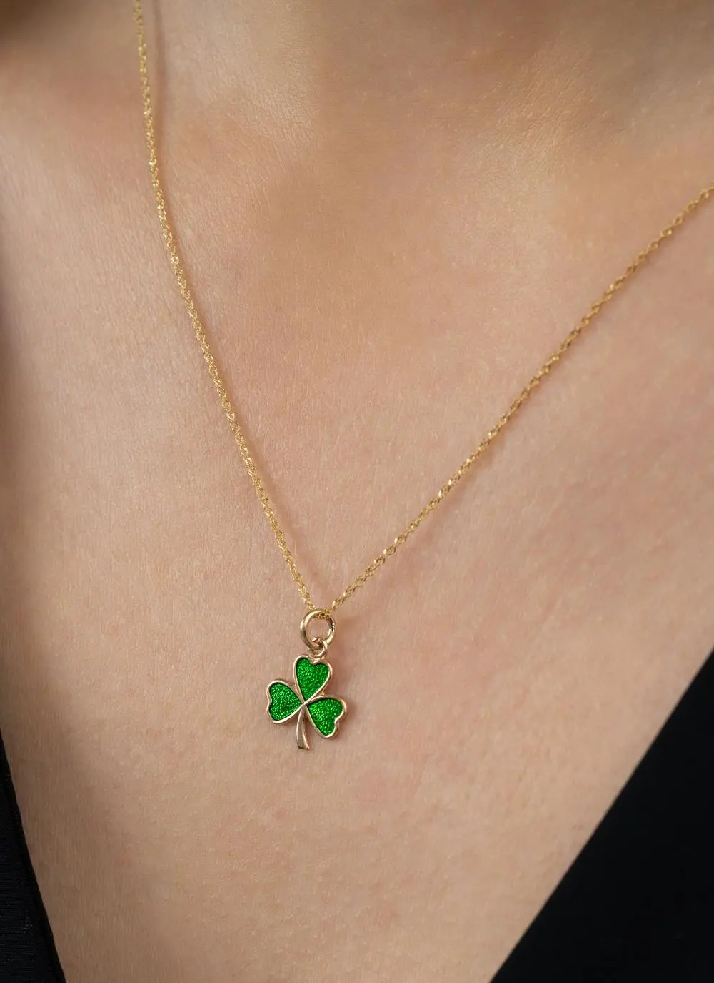 14ct Gold Enamel Shamrock Pendant - Image 3