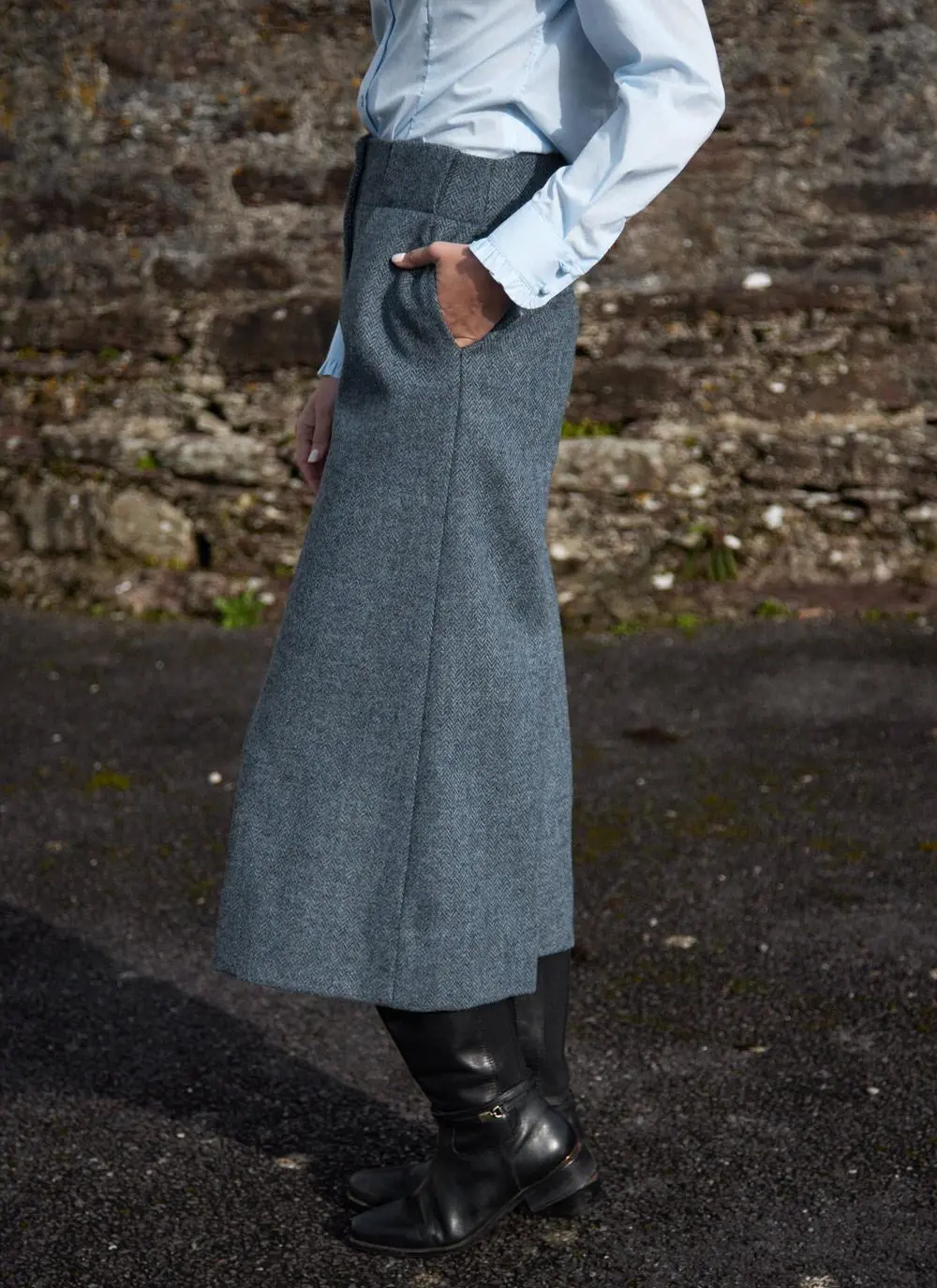 Herringbone Tweed Culottes In Blue - Image 3
