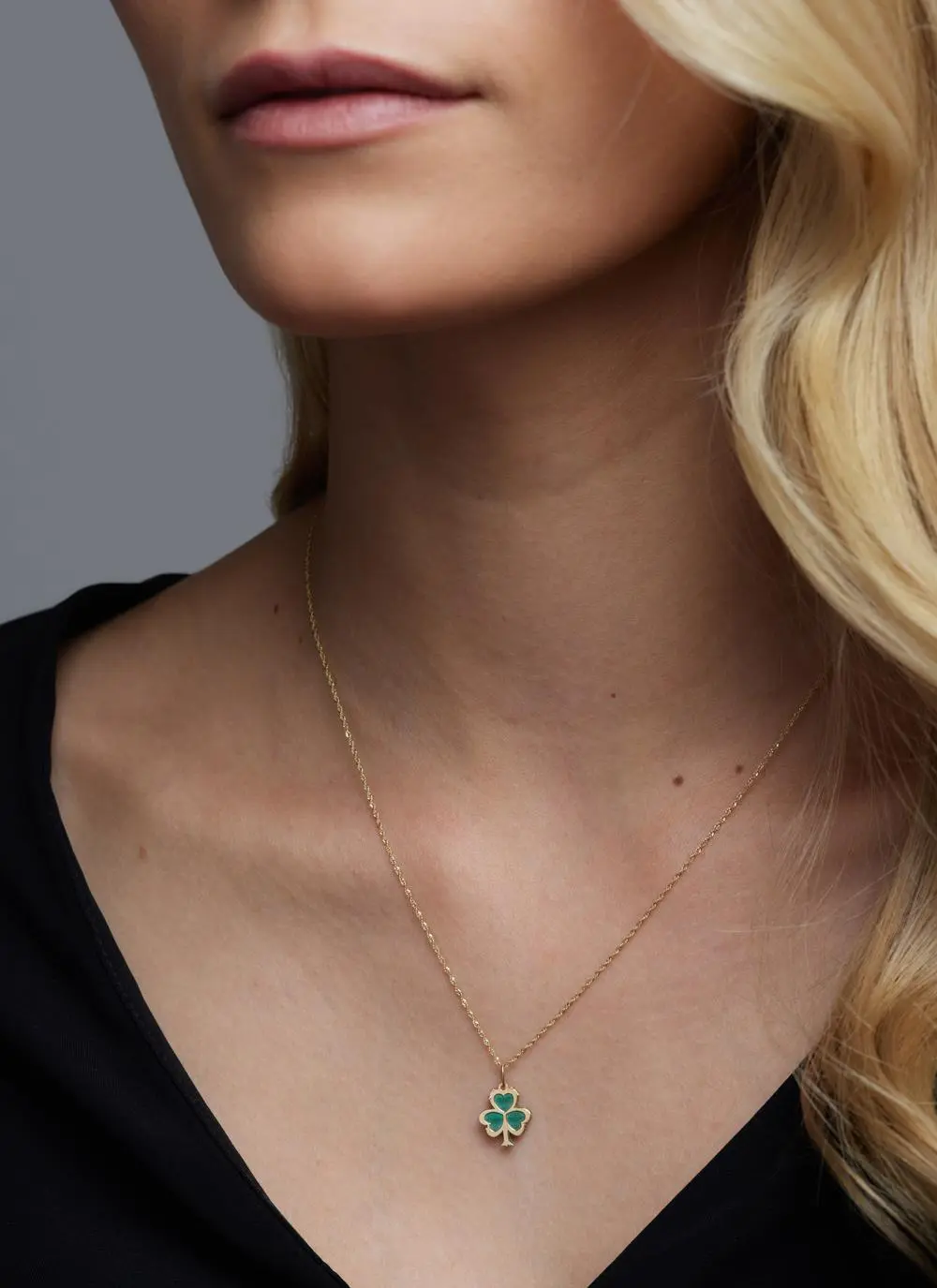 9ct Gold & Malachite Shamrock Pendant - Image 2