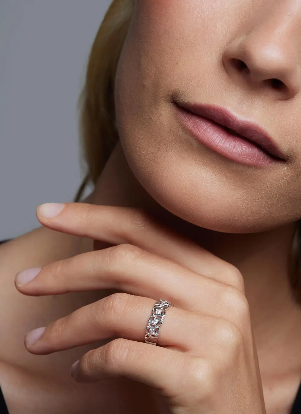 14ct White Gold Diamond Trinity Knot Ring - Image 2