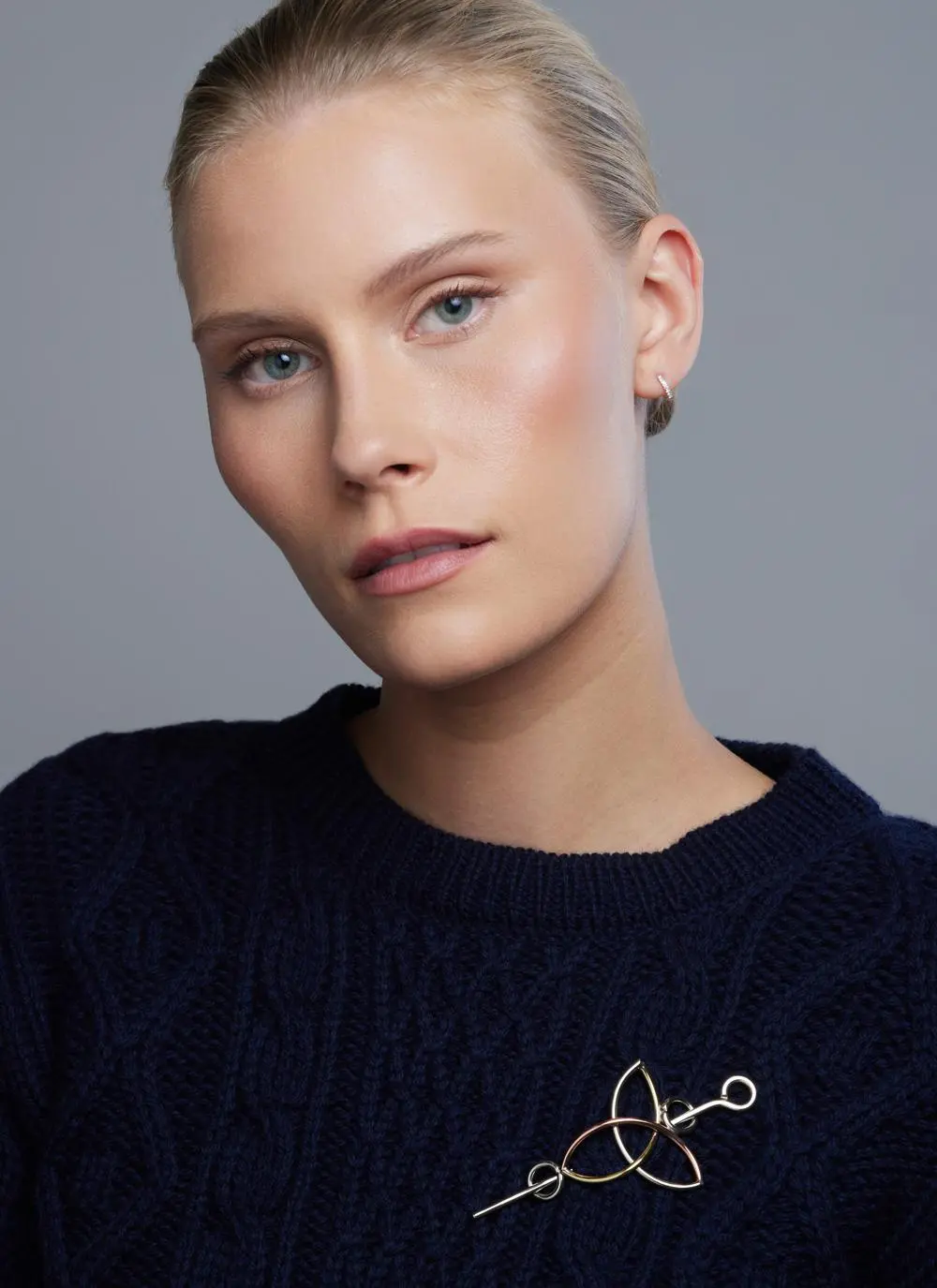 Tri Color Trinity Knot Shawl & Hair Pin - Image 2